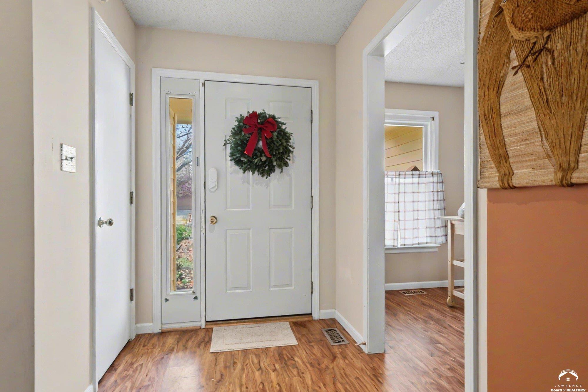 416 Eldridge Street Lawrence, KS 66049 - Photo 3 of 32