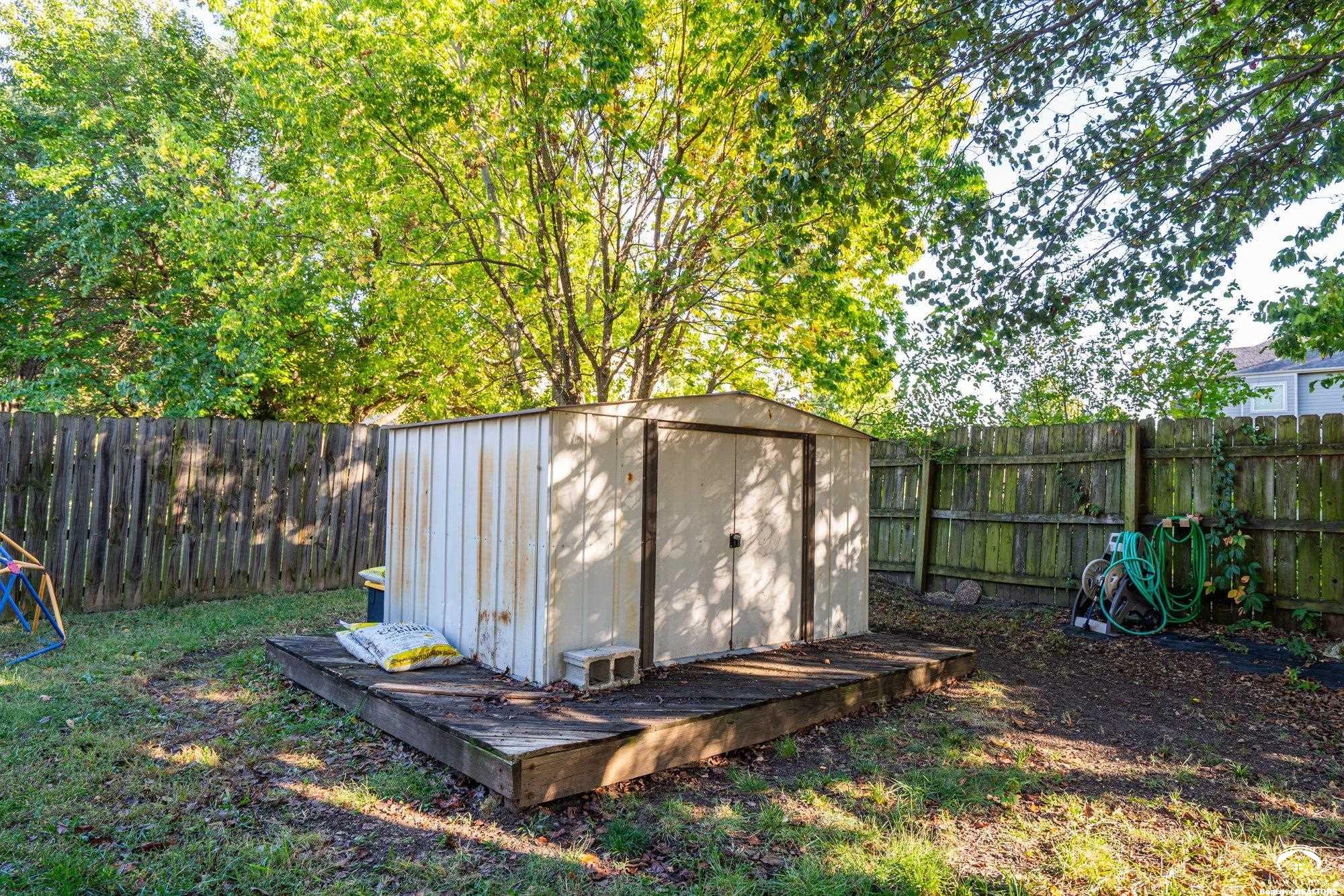 416 Eldridge Street Lawrence, KS 66049 - Photo 31 of 32