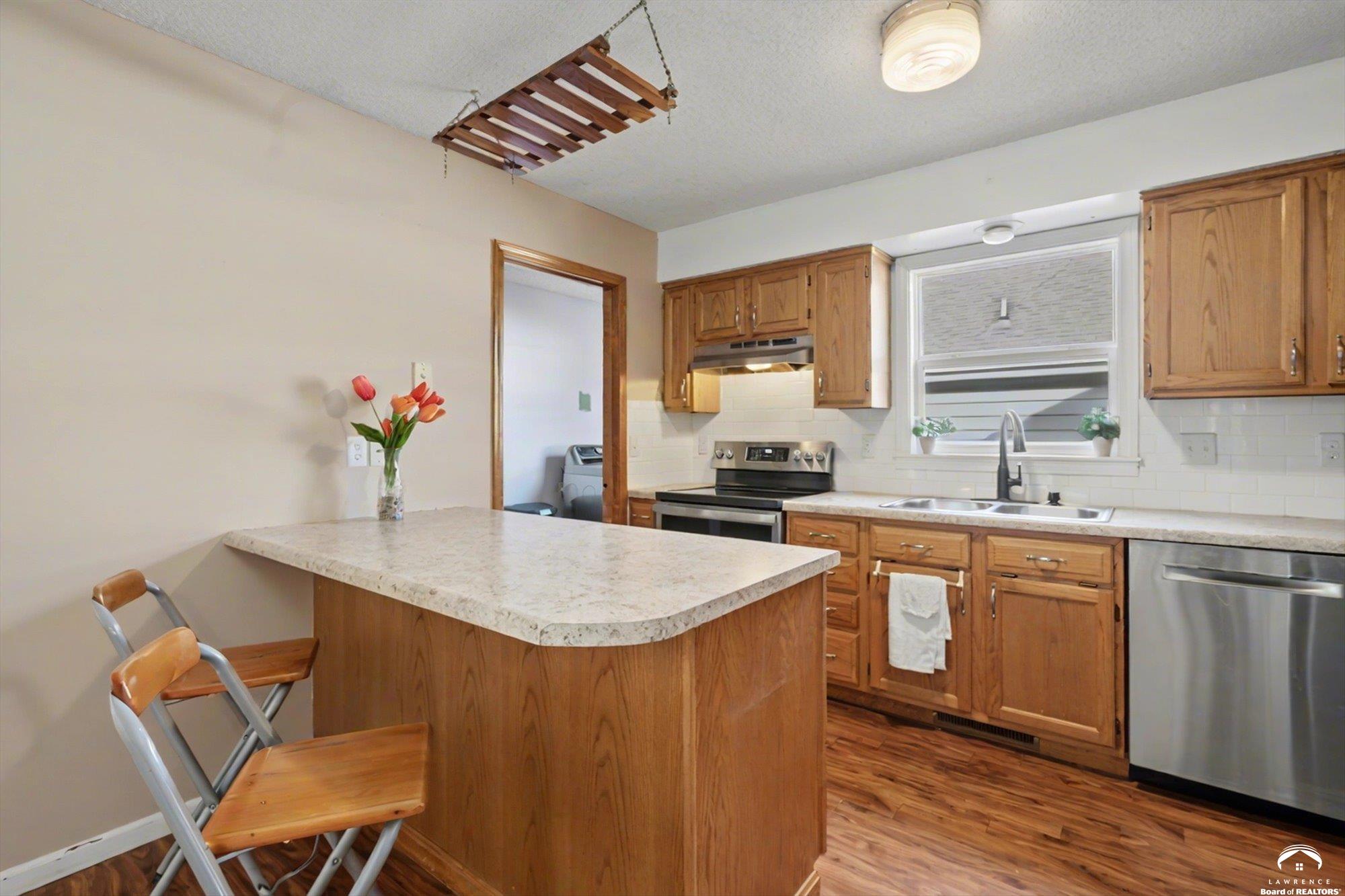 416 Eldridge Street Lawrence, KS 66049 - Photo 10 of 32