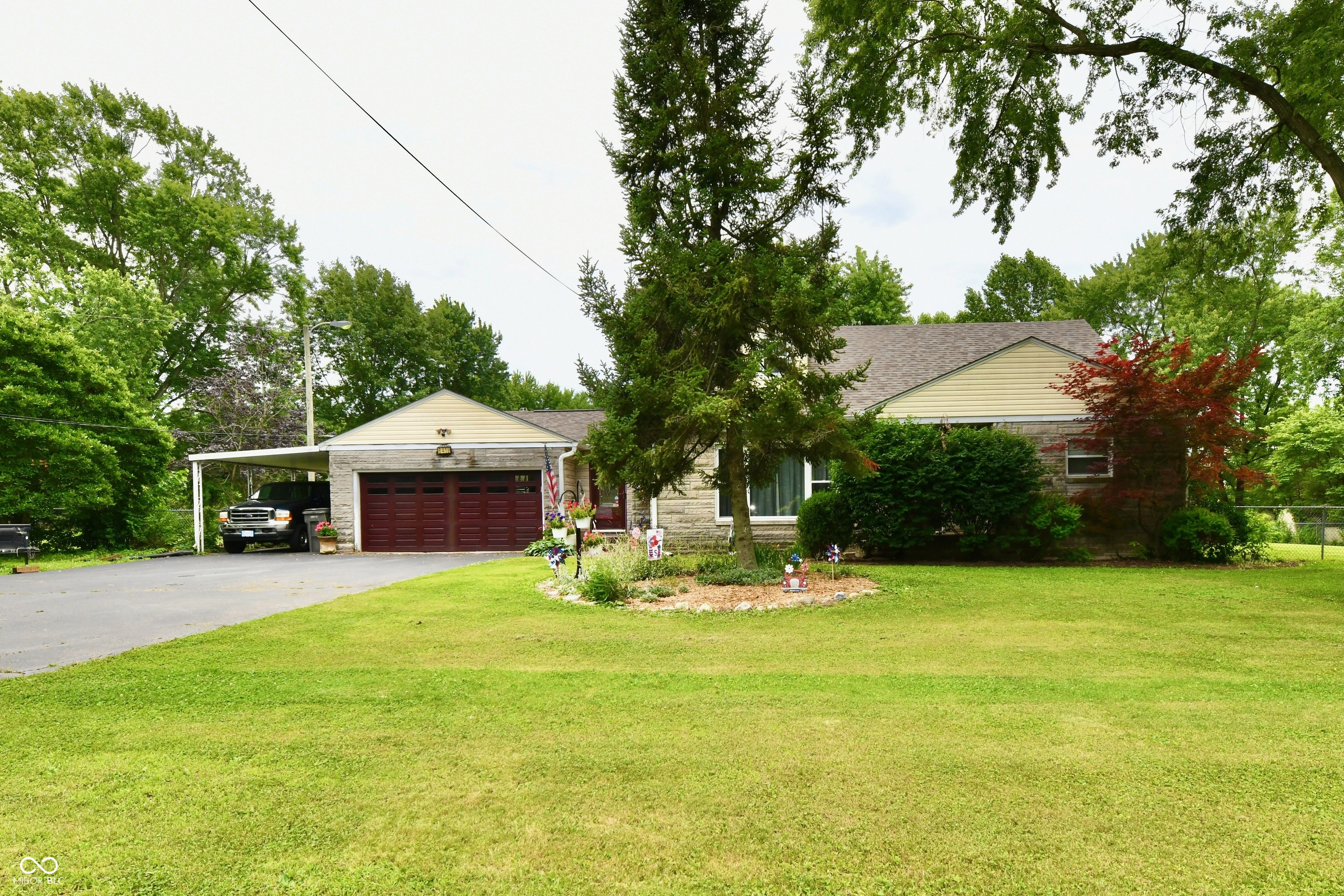 6419 East Southport Road Indianapolis, IN 46237 - Photo 3 of 59