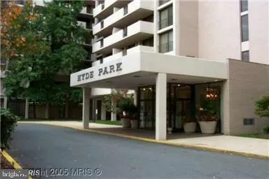 $1,750 | 4141 North Henderson Road, Unit 108, Arlington, VA 22203