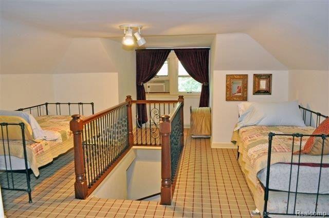 1011 Bishop Road Grosse Pointe, MI 48230 - Photo 12 of 18 Third floor Bedroom