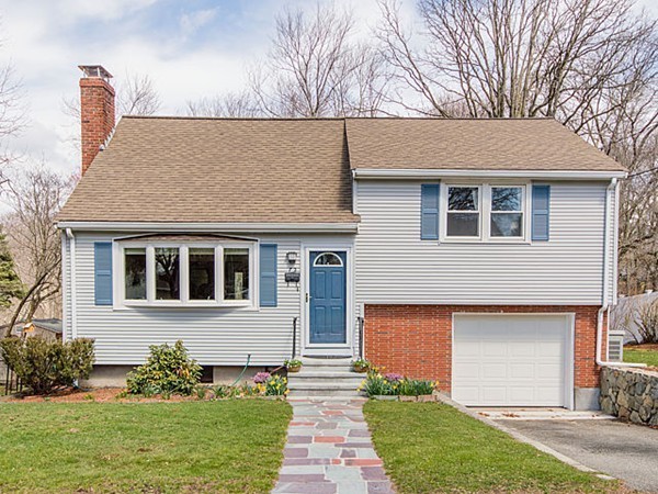 72 Kingston Road Waltham, MA 02451 - Photo 2 of 29 Gallery Image 2