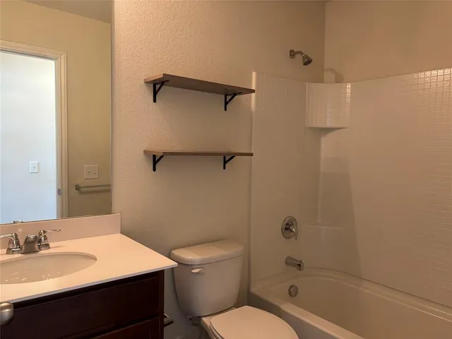 $1,900 | 1513 Waggoner Drive, Aubrey, TX 76227