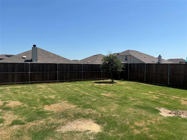 $1,900 | 1513 Waggoner Drive, Aubrey, TX 76227