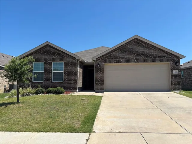 $1,900 | 1513 Waggoner Drive, Aubrey, TX 76227