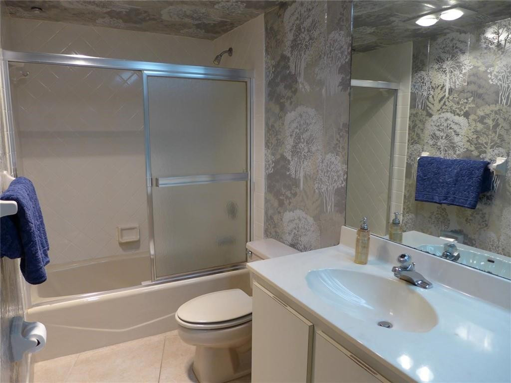 3095 North Course Drive, Unit 1005 Pompano Beach, FL 33069 - Photo 11 of 32 Main Bath