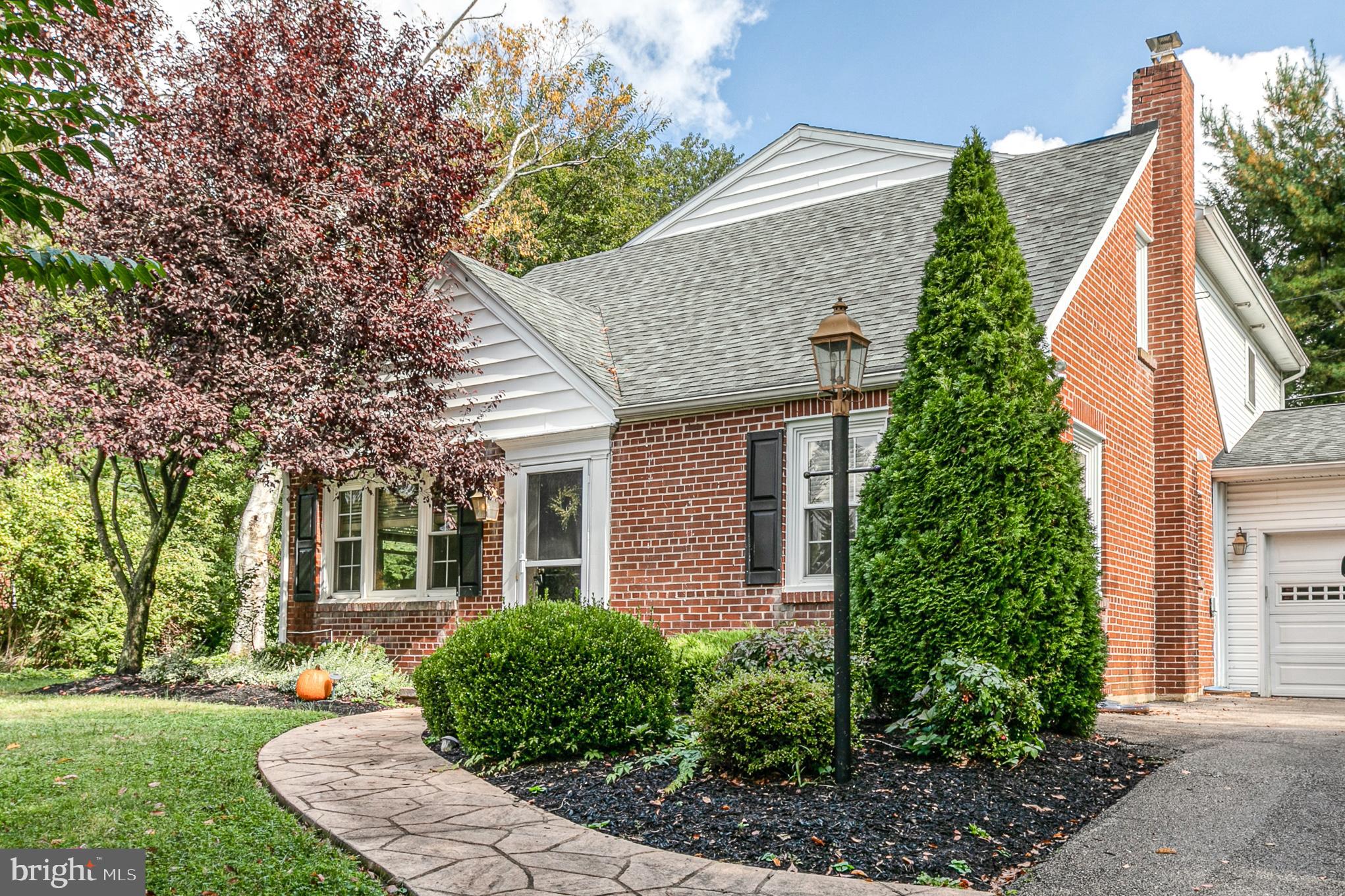 391 McMull Drive Wayne, PA 19087 - Photo 2 of 31