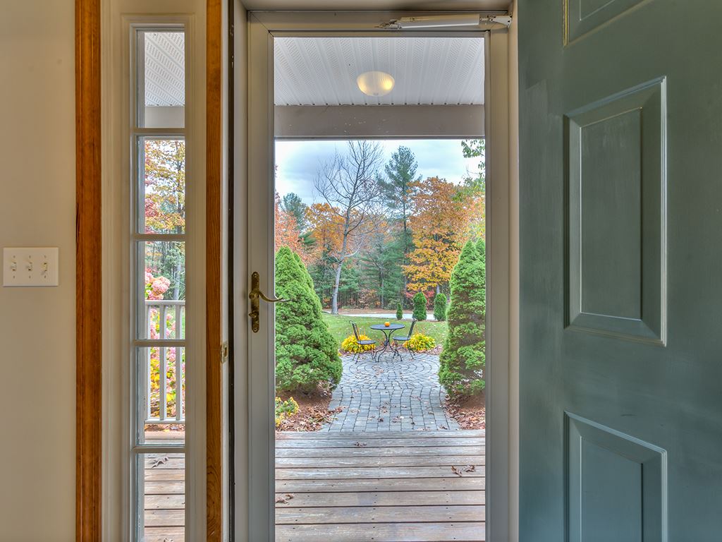 255 Rocky Pond Road Hollis, NH 03049 - Photo 2 of 40