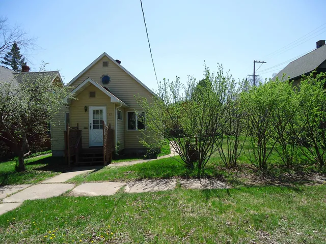 $112,900 | 17 3rd Street Southeast, Chisholm, MN 55719