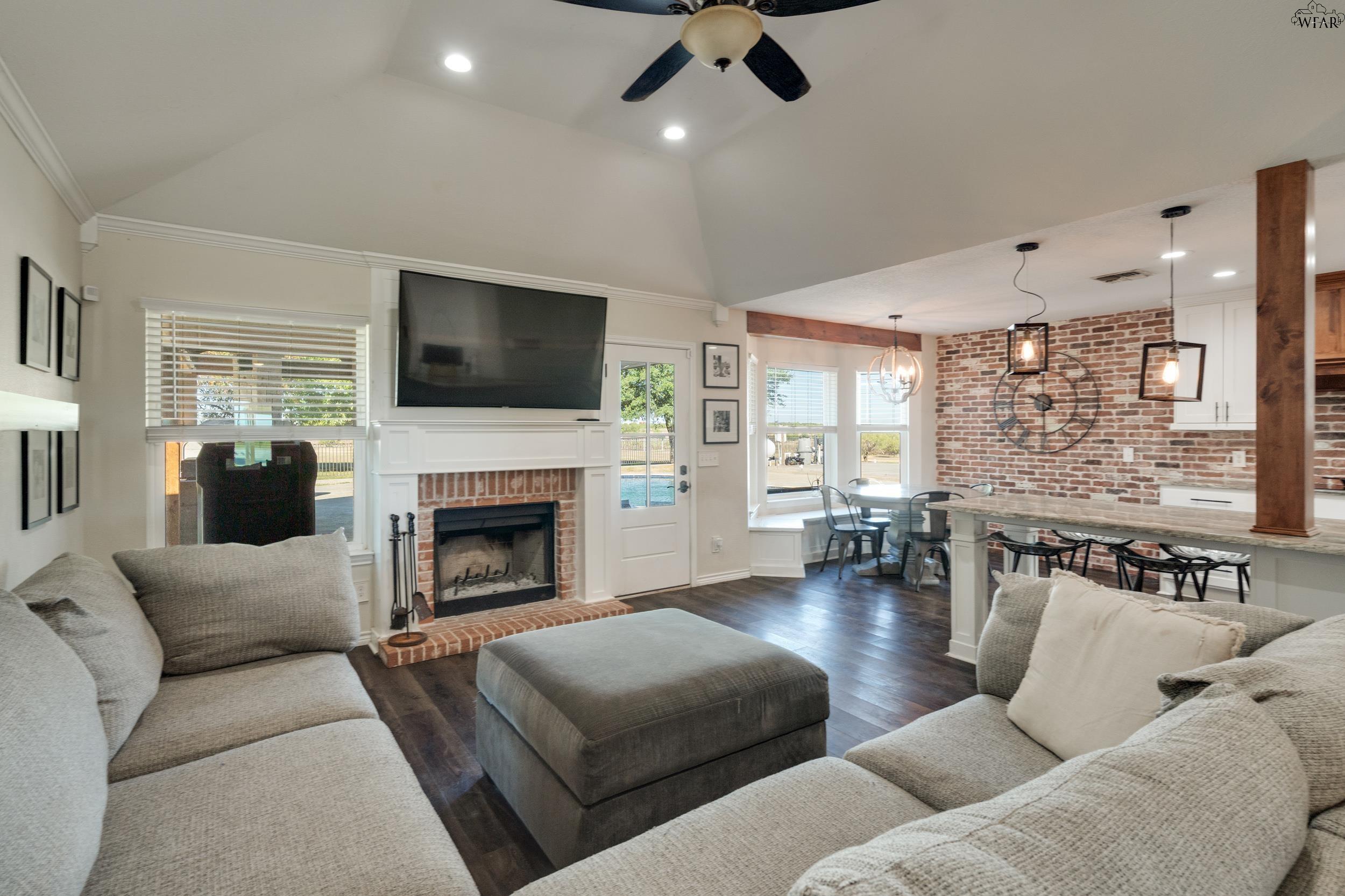 382 Wallace Road Wichita Falls, TX 76305 - Photo 5 of 39 Gallery Image 5