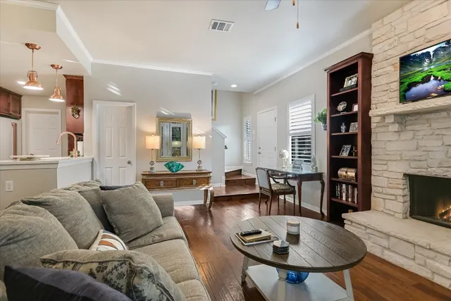 $2,300 | 2201 Lakeway Boulevard, Unit 20, Lakeway, TX 78734