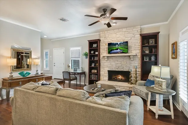 $2,300 | 2201 Lakeway Boulevard, Unit 20, Lakeway, TX 78734