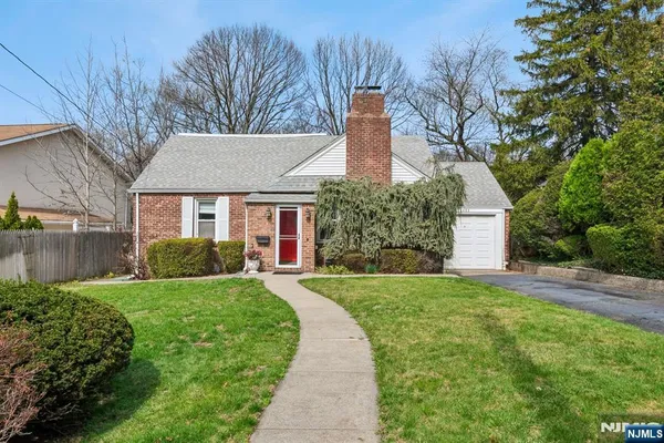 $725,000 | 453 Fort Lee Road, Leonia, NJ 07605