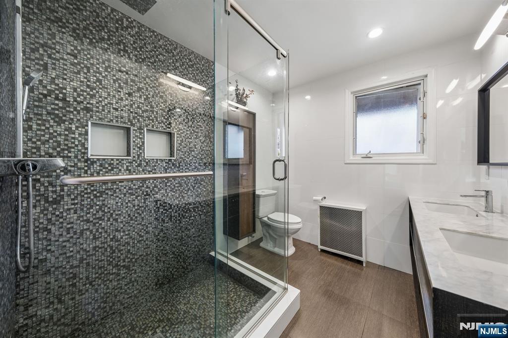 453 Fort Lee Road Leonia, NJ 07605 - Photo 14 of 25