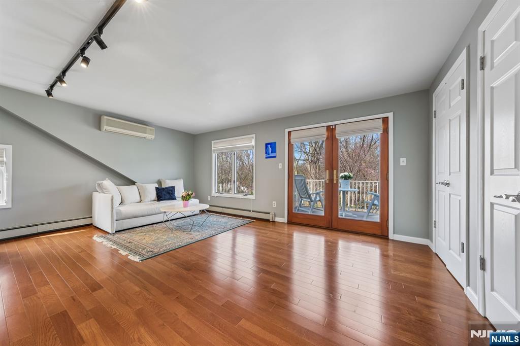 453 Fort Lee Road Leonia, NJ 07605 - Photo 15 of 25