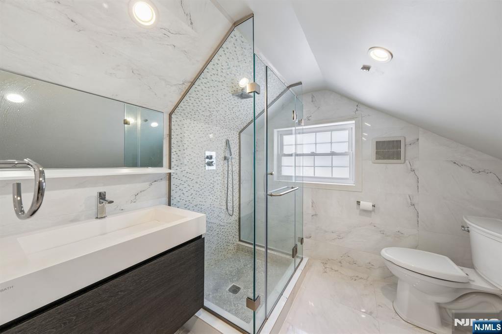 453 Fort Lee Road Leonia, NJ 07605 - Photo 19 of 28