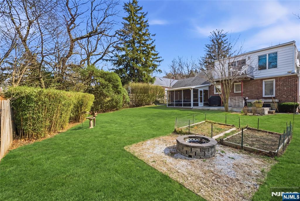 453 Fort Lee Road Leonia, NJ 07605 - Photo 2 of 28