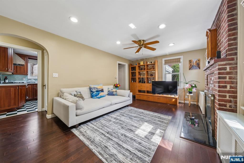453 Fort Lee Road Leonia, NJ 07605 - Photo 5 of 28