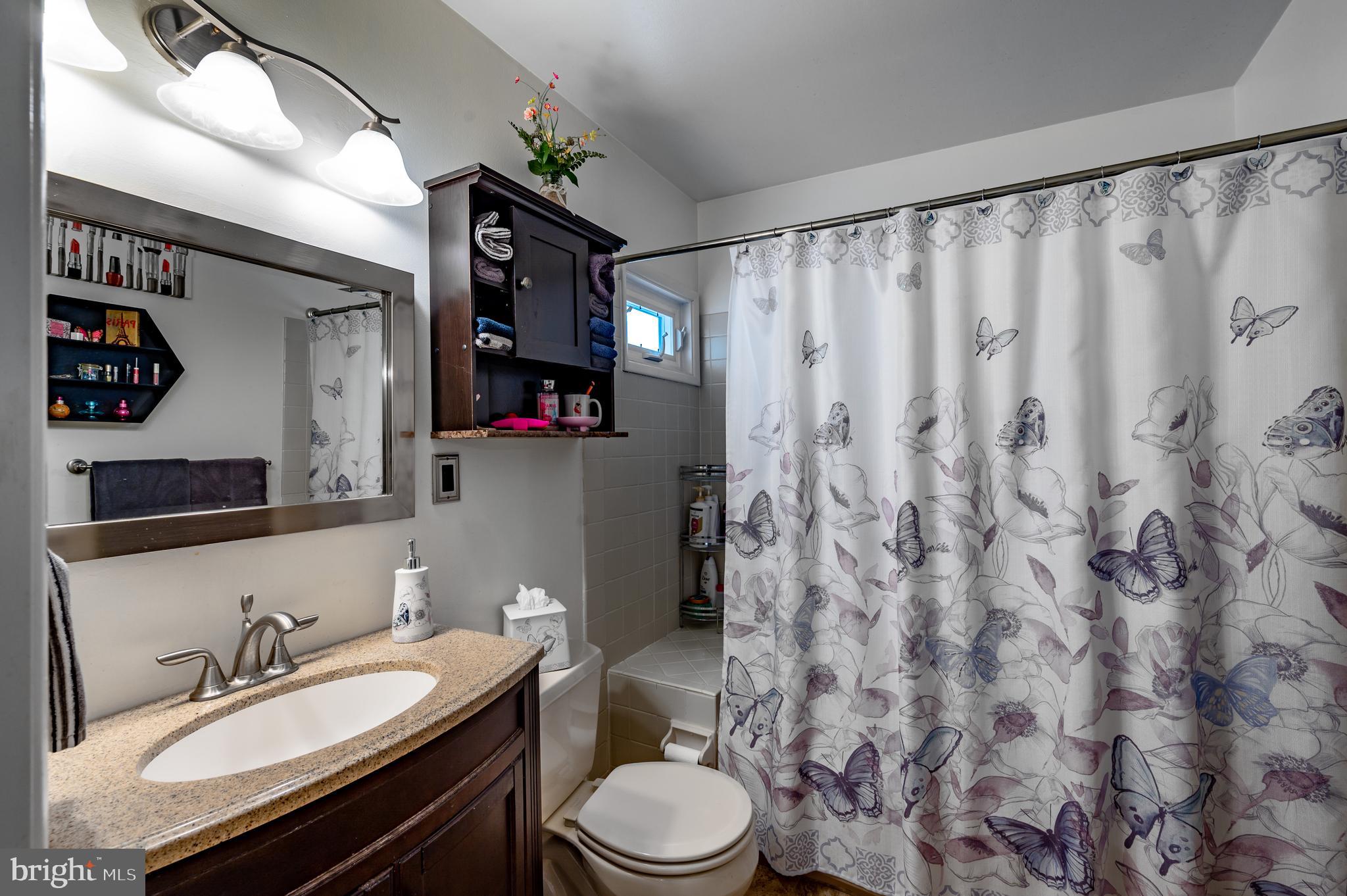 1087 Roberts Road Warminster, PA 18974 - Photo 33 of 43 Full Hall Bath