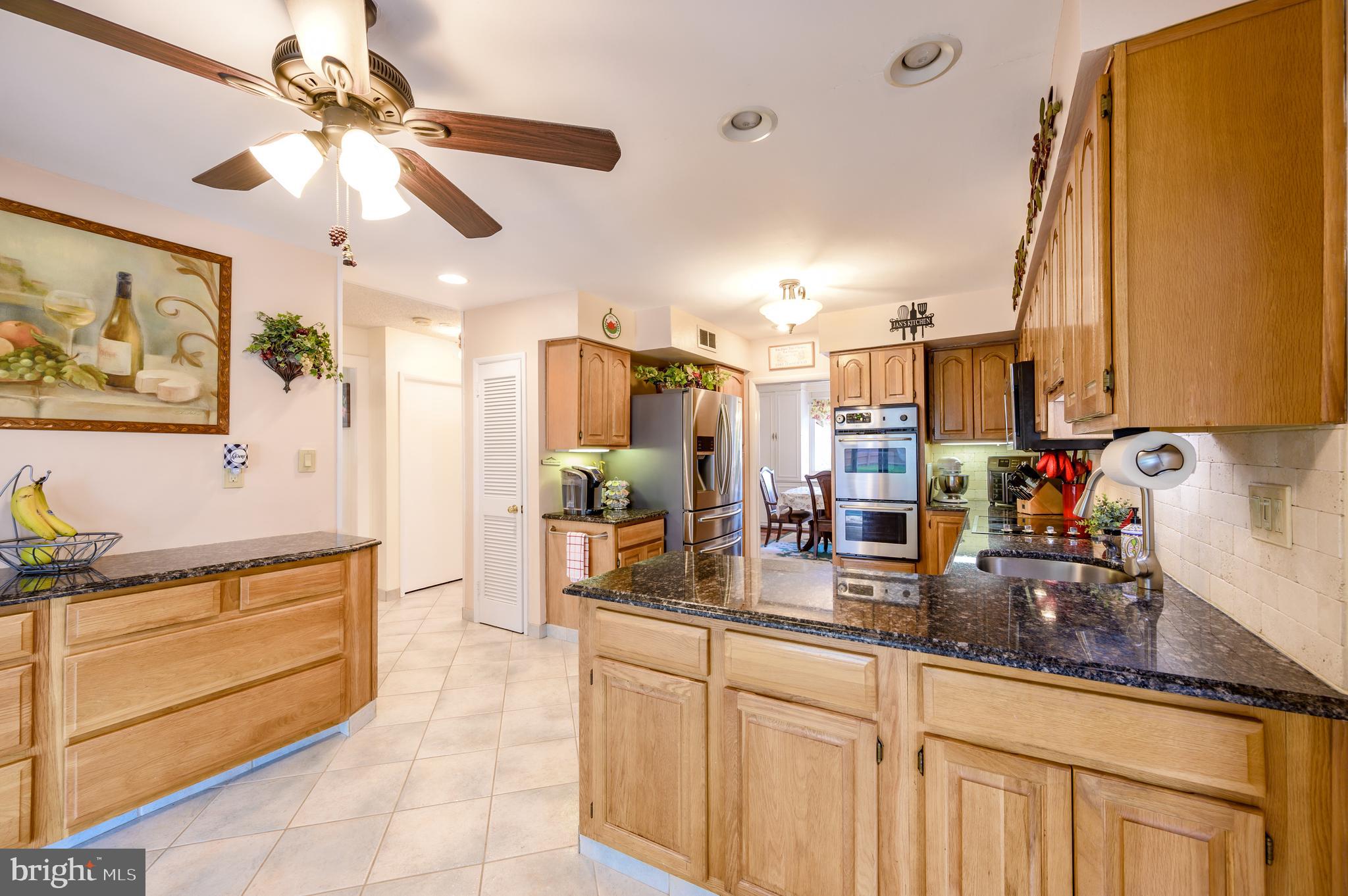 1087 Roberts Road Warminster, PA 18974 - Photo 6 of 43 Kitchen
