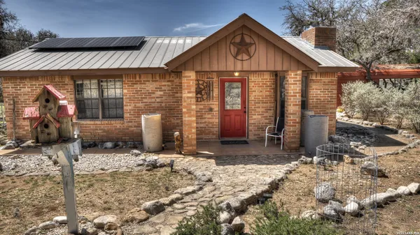 $333,000 | 22 George Hoover Place, Leakey, TX 78873