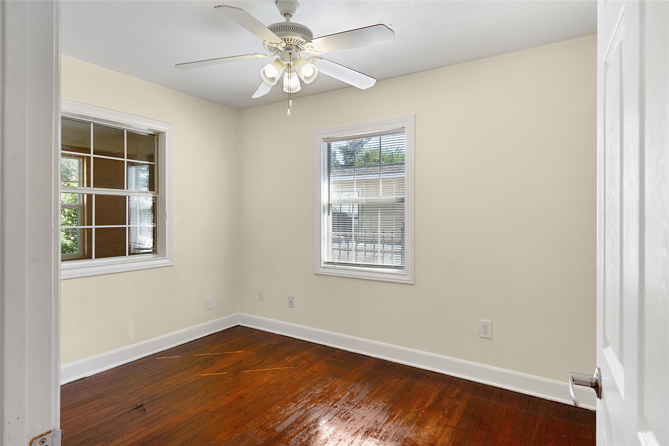 7119 Quince Street Houston, TX 77087 - Photo 20 of 25 Bedroom 2