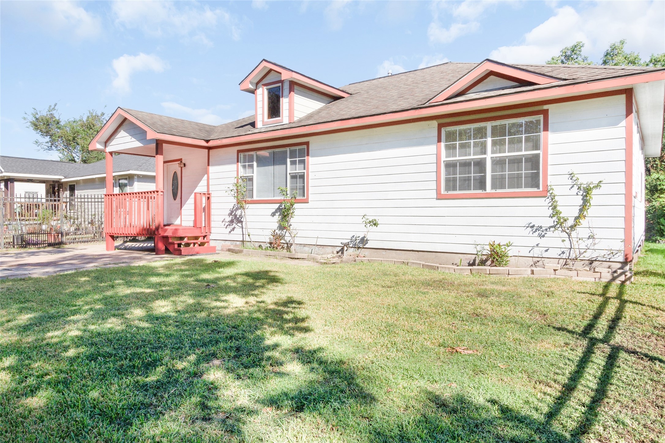 7119 Quince Street Houston, TX 77087 - Photo 2 of 25