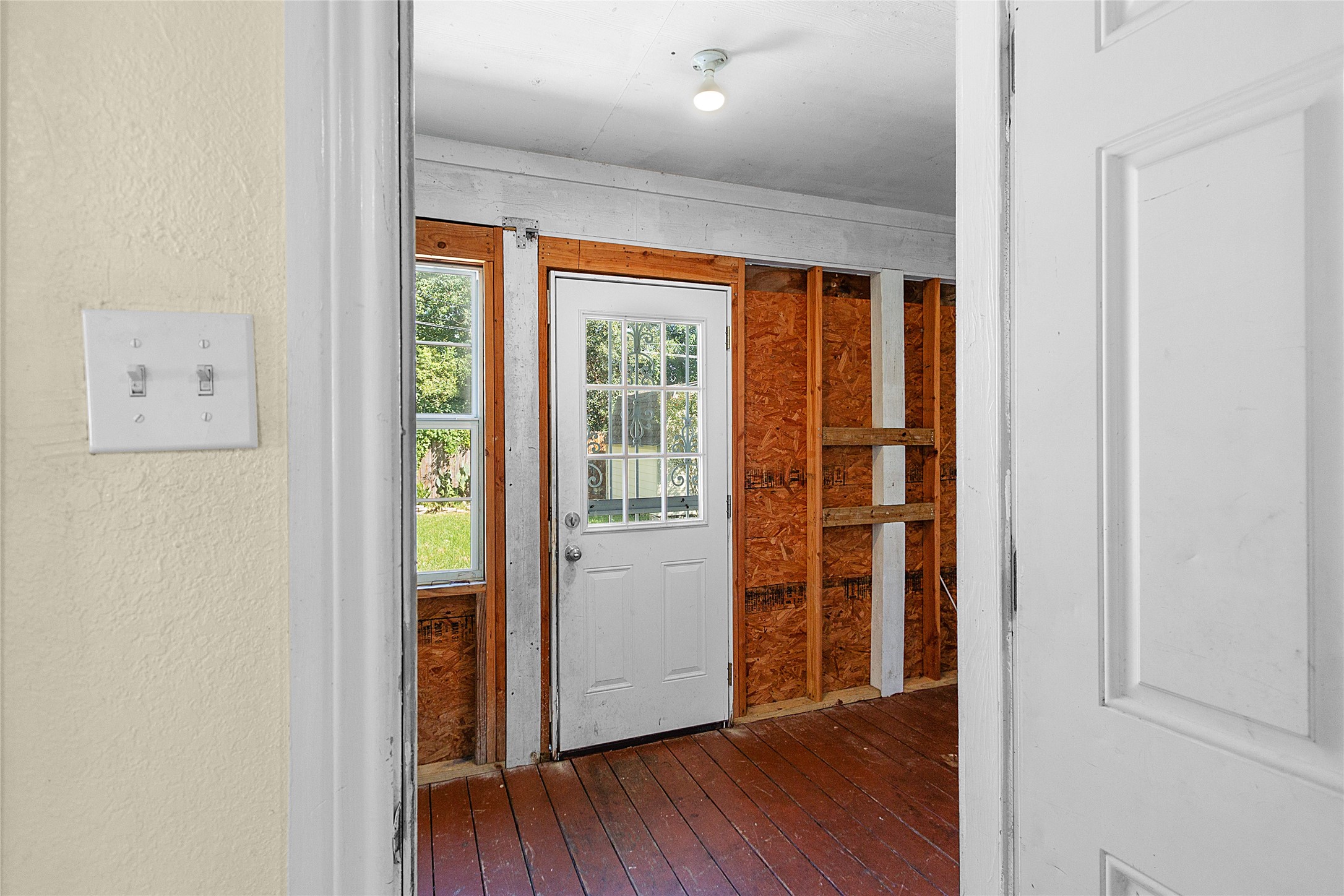 7119 Quince Street Houston, TX 77087 - Photo 23 of 25 Enclosed Extension to the house