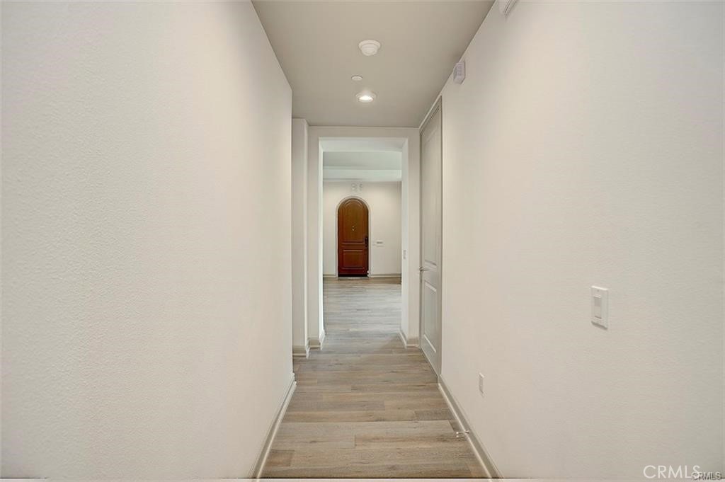 115 Fixie Irvine, CA 92618 - Photo 15 of 29 a view of a hallway
