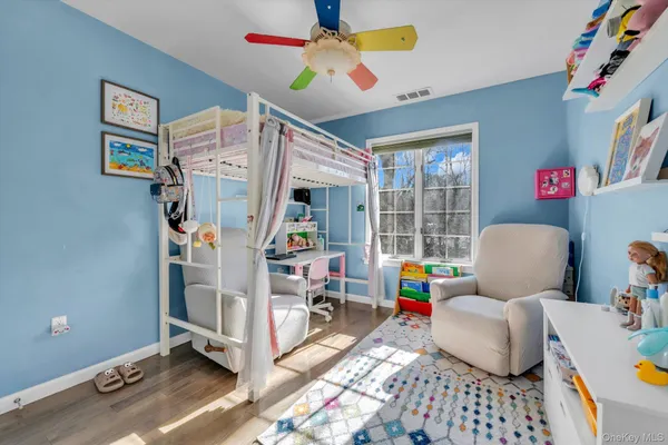 $779,000 | 239 Oak Park Drive, Unit 7B | Douglaston