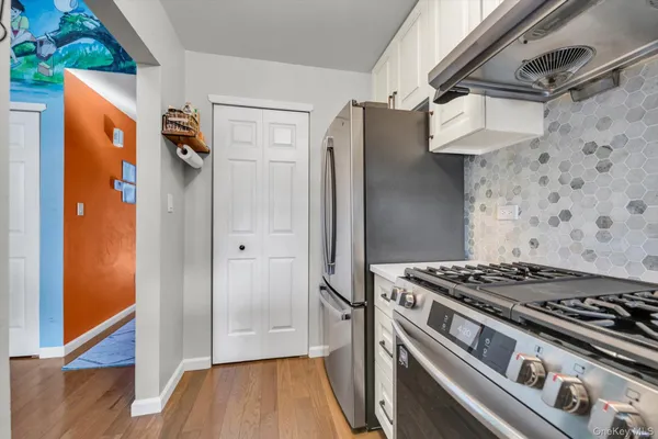 $779,000 | 239 Oak Park Drive, Unit 7B | Douglaston