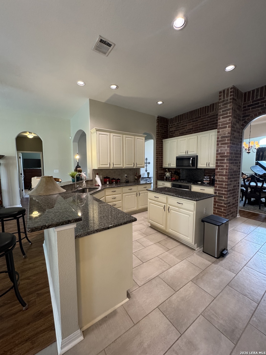8627 Magdalena Run Helotes, TX 78023 - Photo 10 of 44