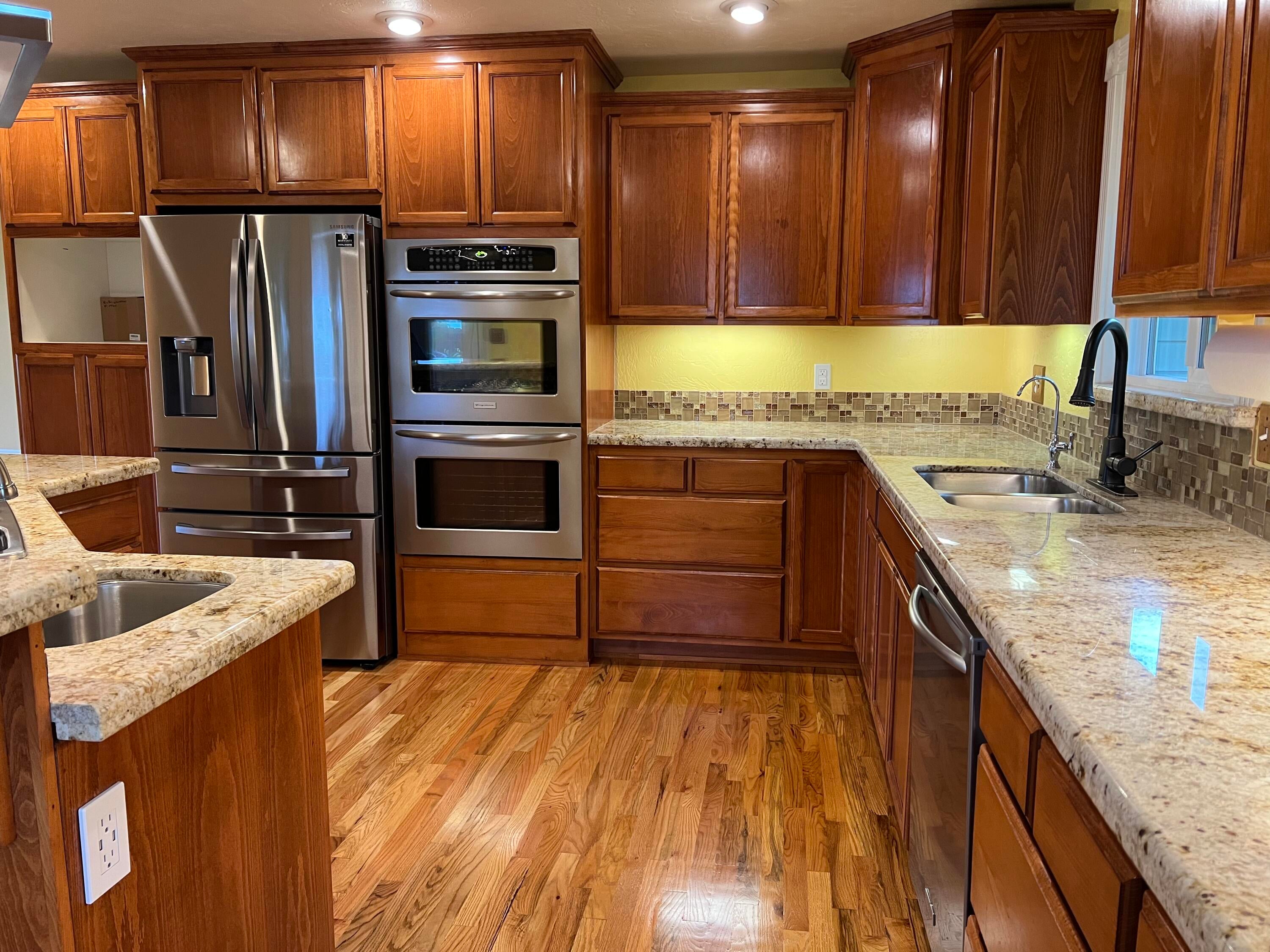 669 South Stage Road Medford, OR 97501 - Photo 15 of 44 Kitchen
