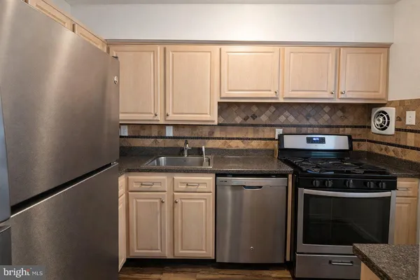 $2,350 | 11104 Snug Haven Lane, Fairfax, VA 22030