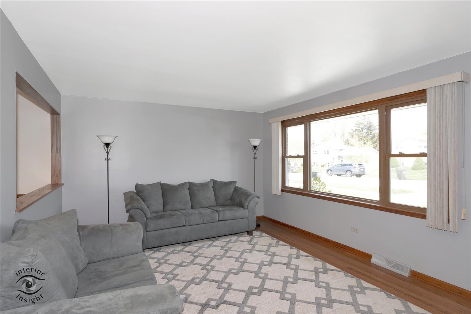 10536 Sycamore Drive Chicago Ridge, IL 60415 - Photo 4 of 25 Gallery Image 4
