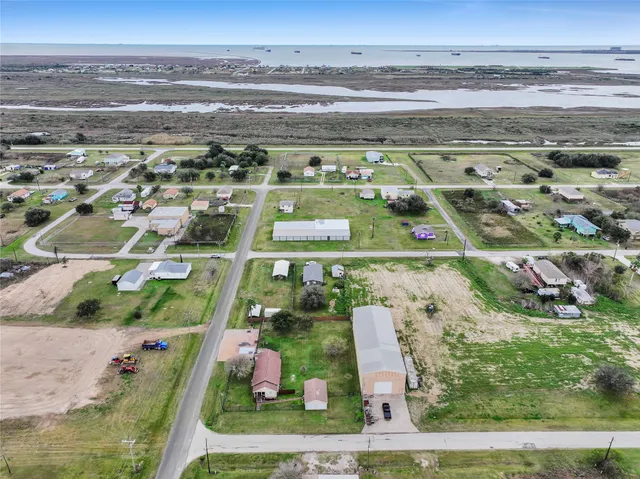 $289,900 | 1426 Nelson Avenue, Port Bolivar, TX 77650