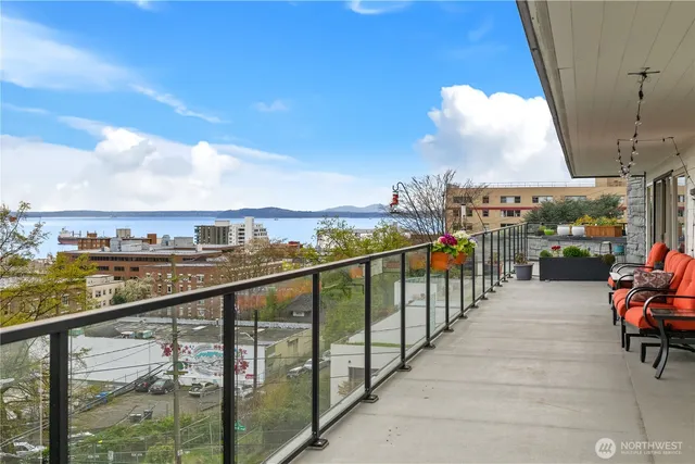 $16,000,000 | 800 Queen Anne Avenue North, Seattle, WA 98109