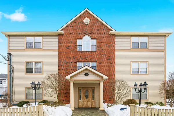 $375,000 | 590 Boston Street, Unit 303, Lynn, MA 01905