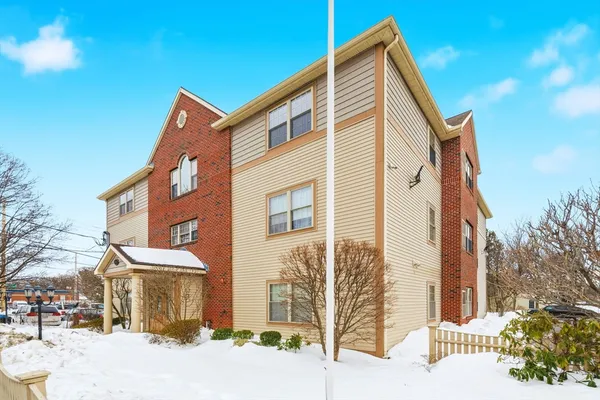 $375,000 | 590 Boston Street, Unit 303, Lynn, MA 01905