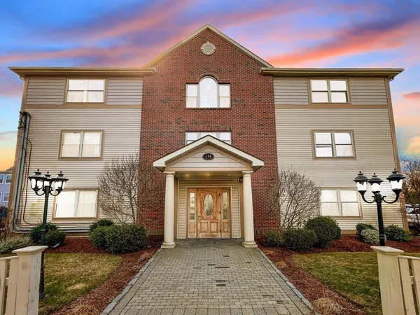 $375,000 | 590 Boston Street, Unit 303, Lynn, MA 01905