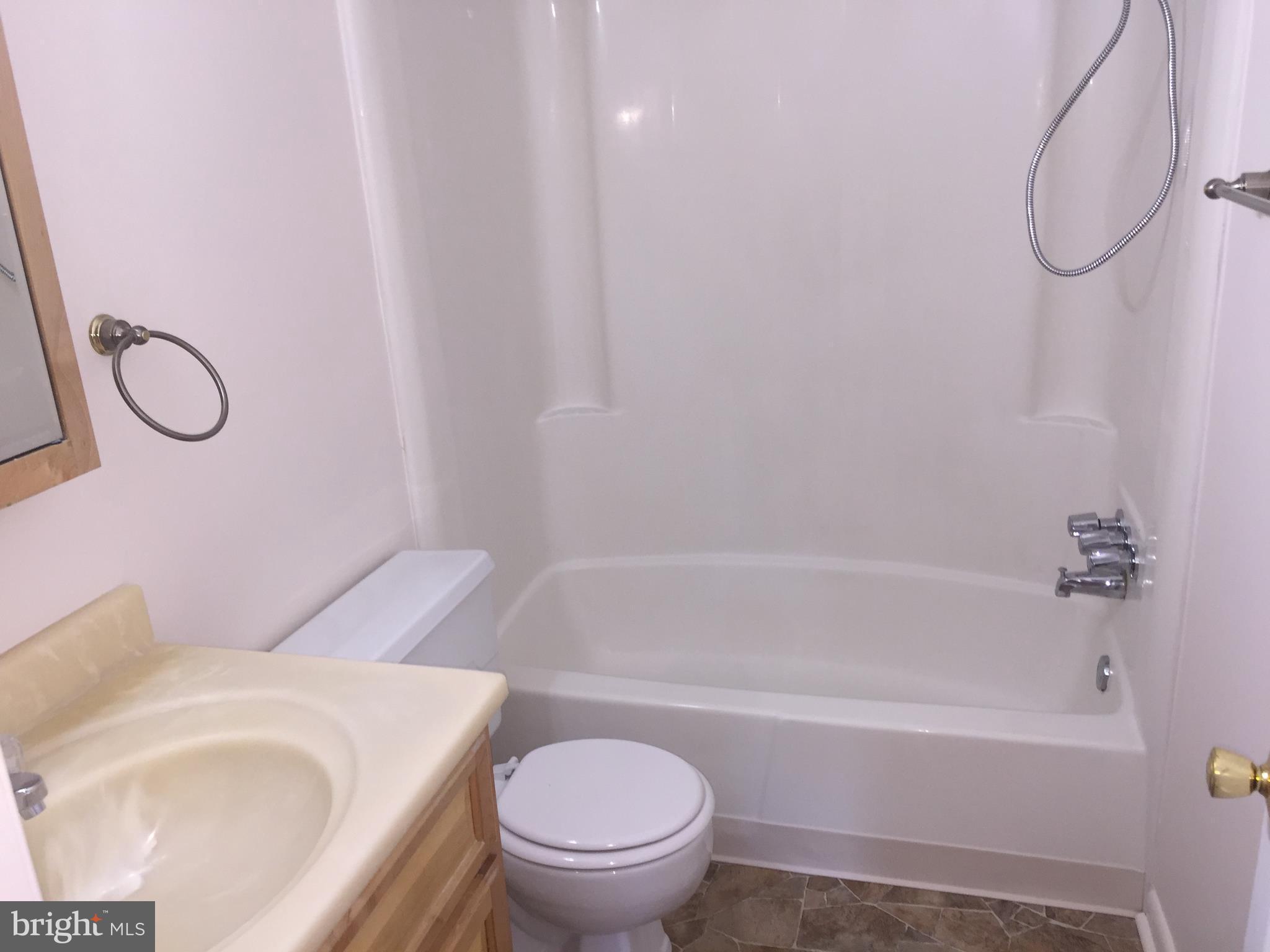 127 Brunswick Road Stephens City, VA 22655 - Photo 8 of 10 Bath