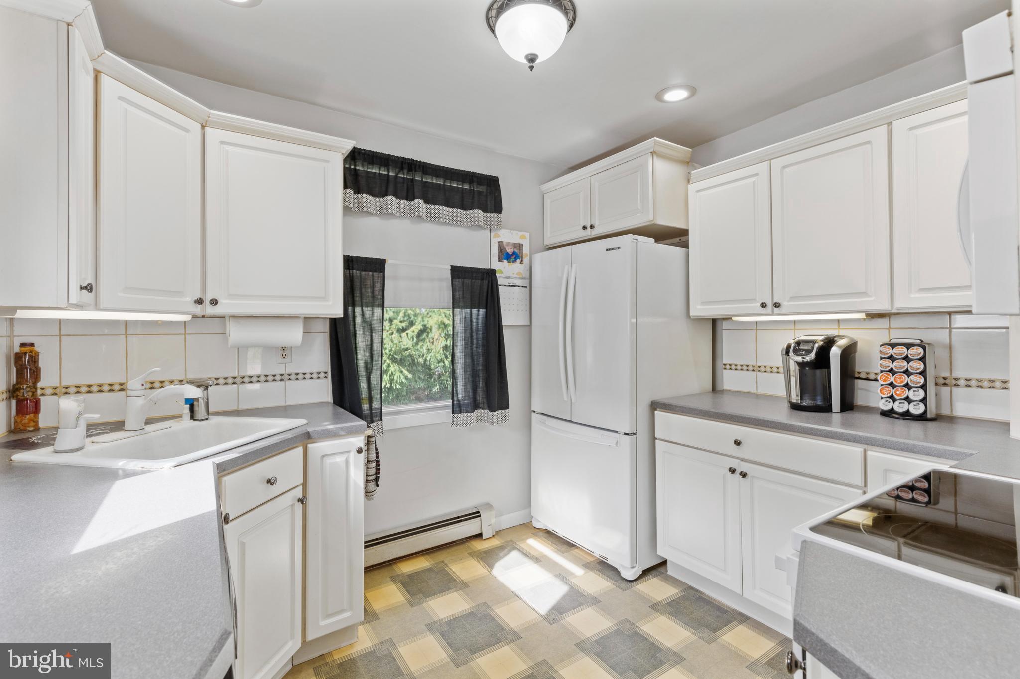 981 Bristol Road Southampton, PA 18966 - Photo 4 of 15 Awesome Kitchen
