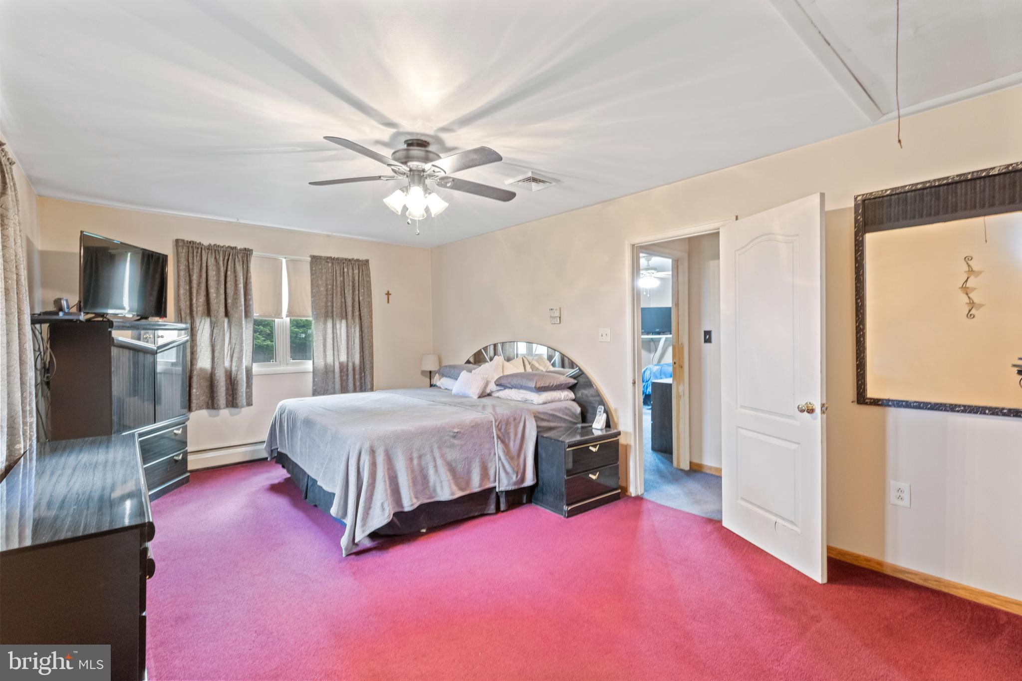 981 Bristol Road Southampton, PA 18966 - Photo 6 of 15 Large Master Bedroom
