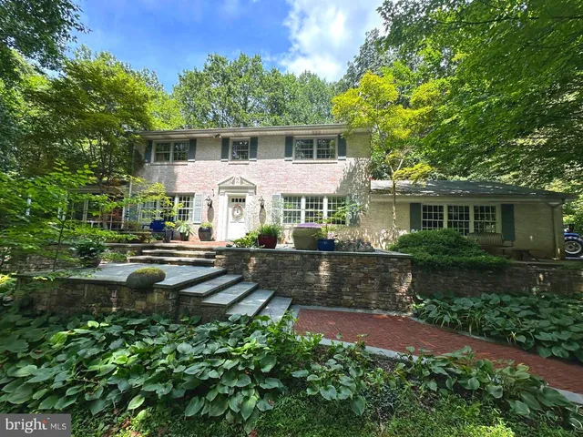 a view of fountain with a fountain