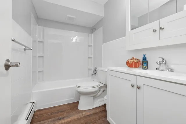 $159,900 | 11109 South 84th Avenue, Unit 1B, Palos Hills, IL 60465