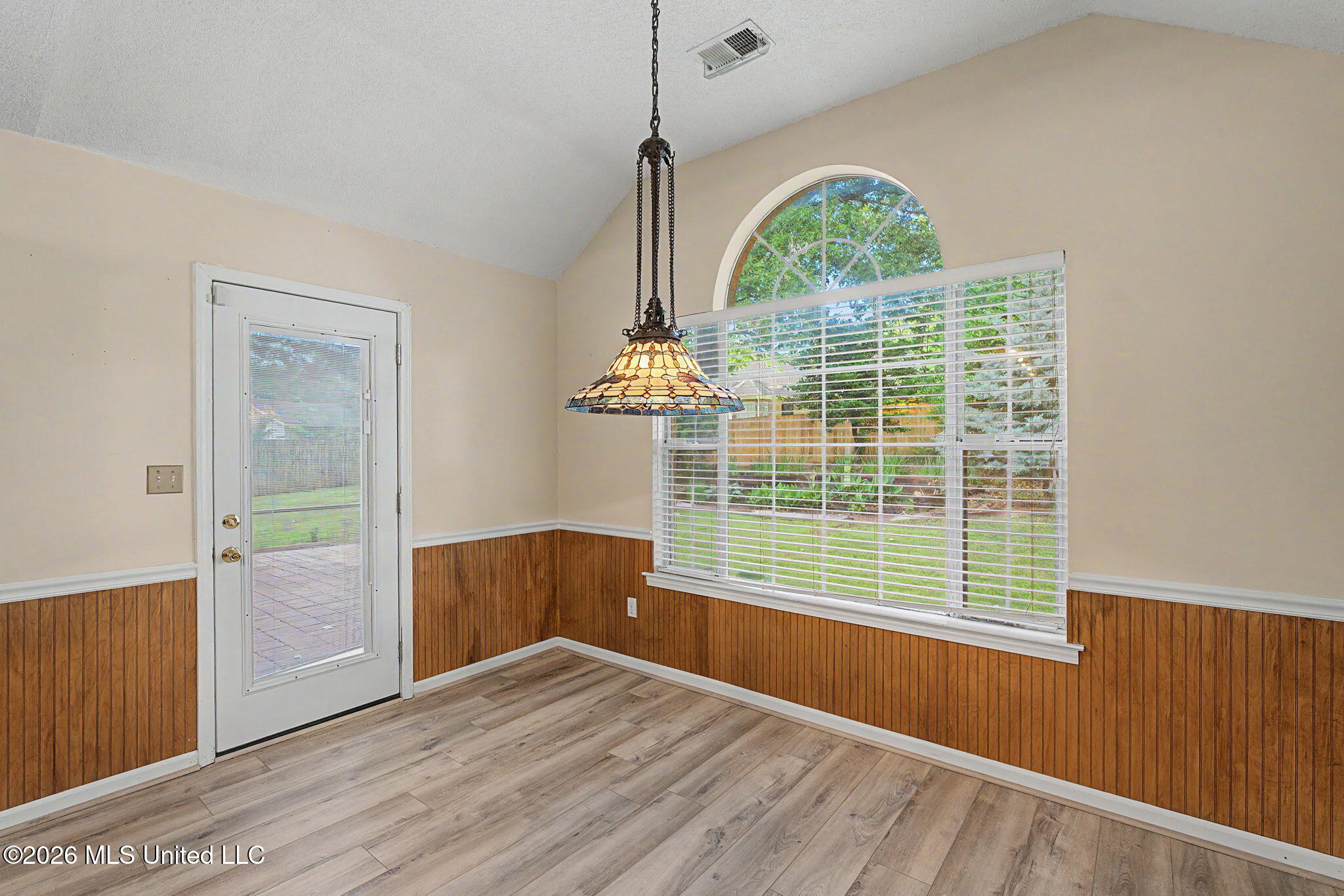 4695 Bell Ridge Cove Olive Branch, MS 38654 - Photo 11 of 37 11-web-or-mls-4695 Bell Ridge Cove-10