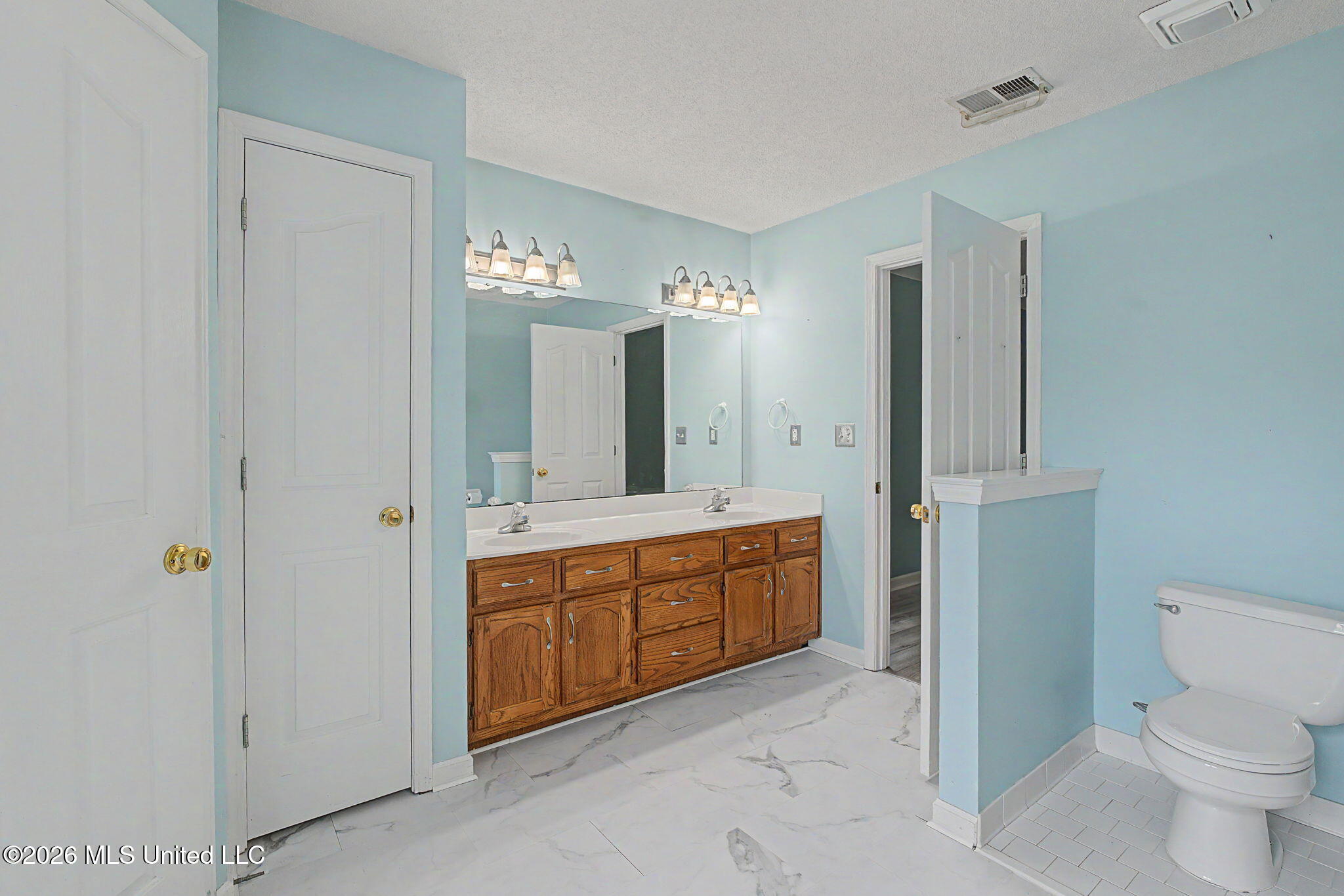4695 Bell Ridge Cove Olive Branch, MS 38654 - Photo 18 of 37 18-web-or-mls-4695 Bell Ridge Cove-17