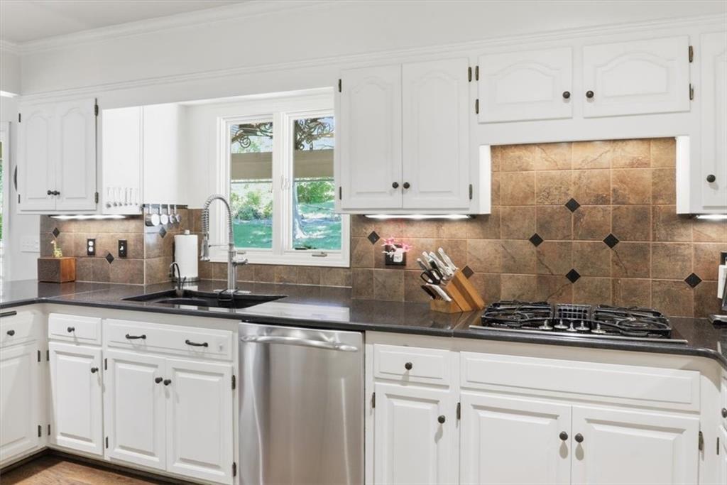 3200 Robinson Pike Road Grandview, MO 64030 - Photo 13 of 38 Gallery Image 13