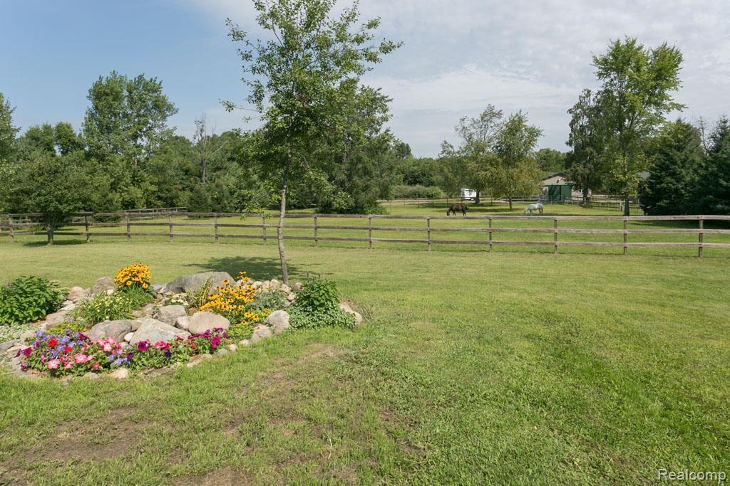 4489 East Allen Road Howell, MI 48855 - Photo 39 of 73